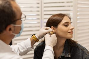 perforación lóbulo de la oreja